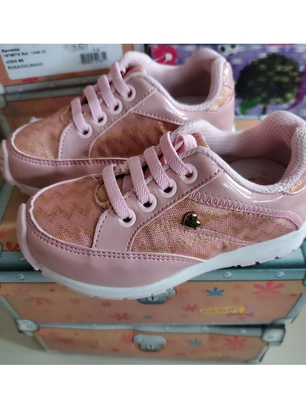 Girls' Lace-Up Pink Glitter Heart Sneakers